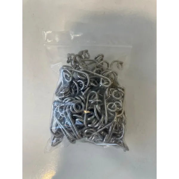 Sachet de crochets guide-fil hélicoïdaux en vrac pour les installations professionnelles anti-pigeons.